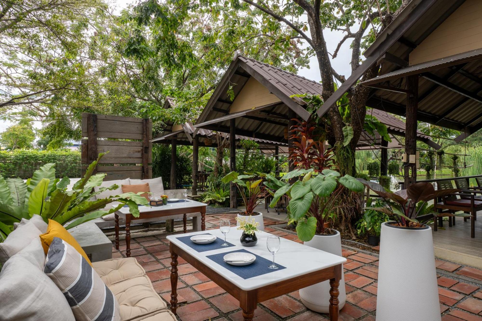 Ploen Pirom Hotel Bangkok Exterior foto