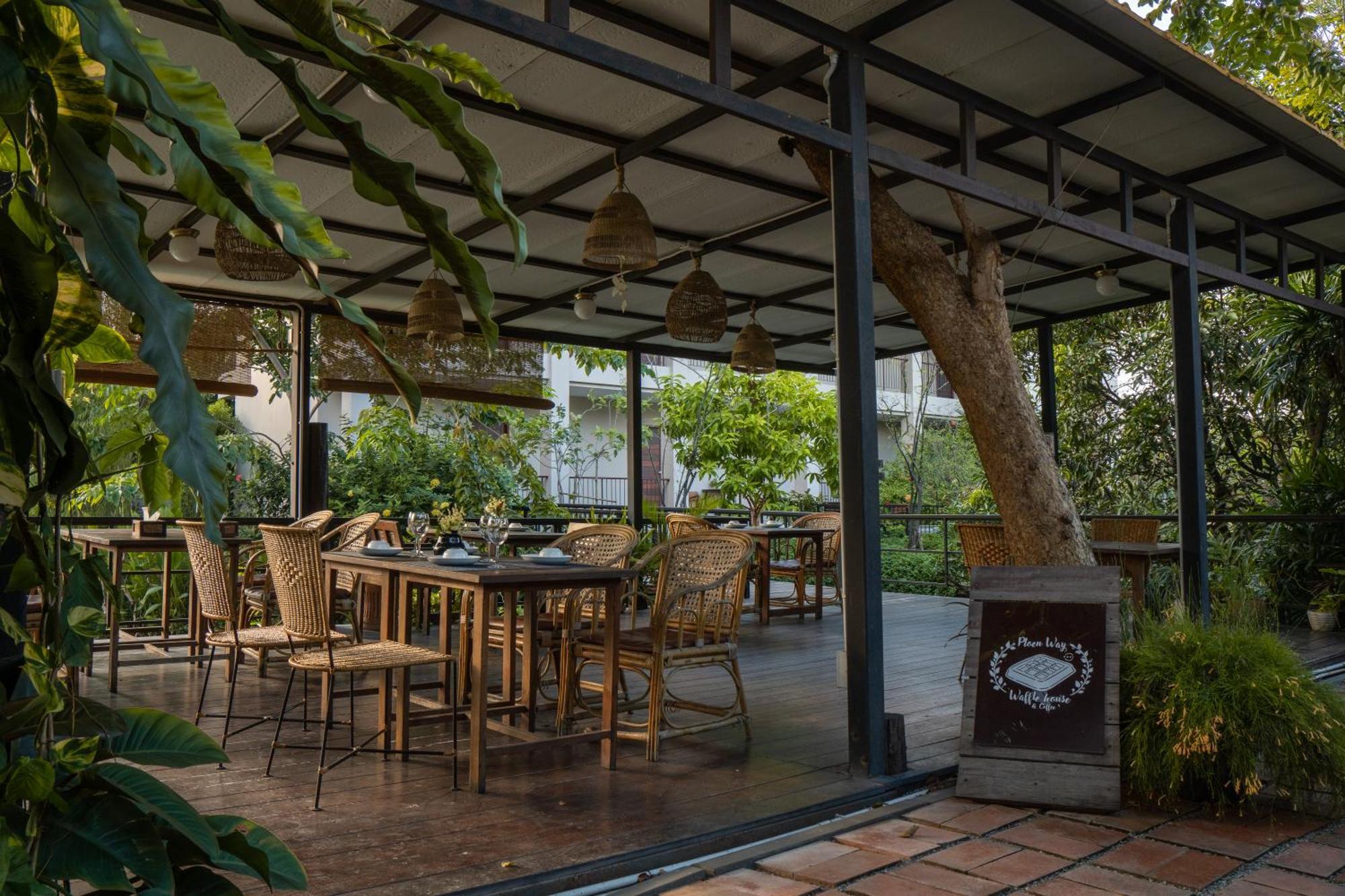 Ploen Pirom Hotel Bangkok Exterior foto